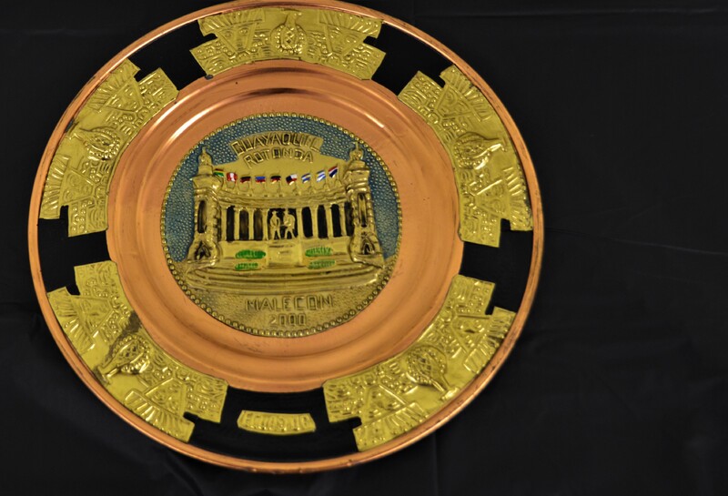 "Guayaquil Rotonda" Decorative Plate